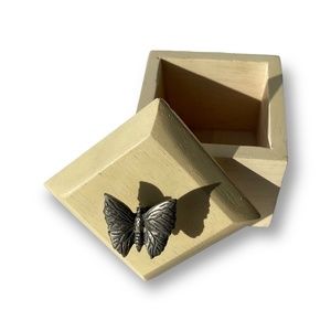 Vintage Butterfly Wooden Trinket Box Marjolein Bastin Hallmark Jewelry